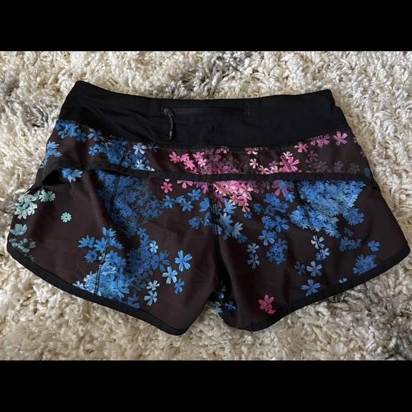 Lululemon Run: Speed Short *4-way Stretch Petal Pop Multi / Black - Picture 2 of 3
